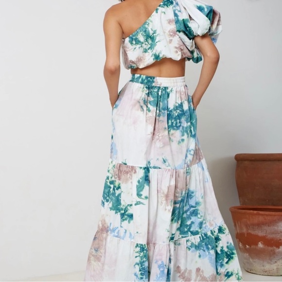 SWF Suit One Shoulder Puff Sleeve Crop Top and maxi skirt - Picture 2 of 15